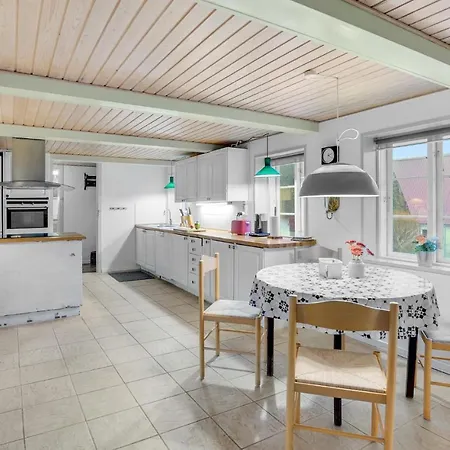 Cozy In With Kitchen * Praesto
